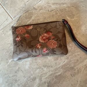 COACH Corner Zip Wristlet In Signature Canvas with Floral Print